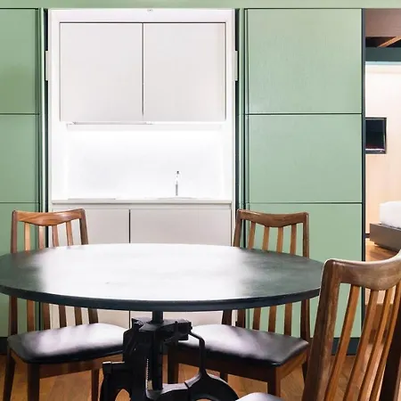 Plum Guide - Stonecrest Apartment Milan
