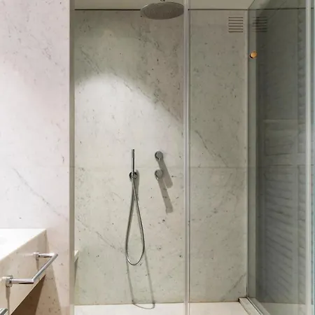 Apartment Plum Guide - Stonecrest Milan